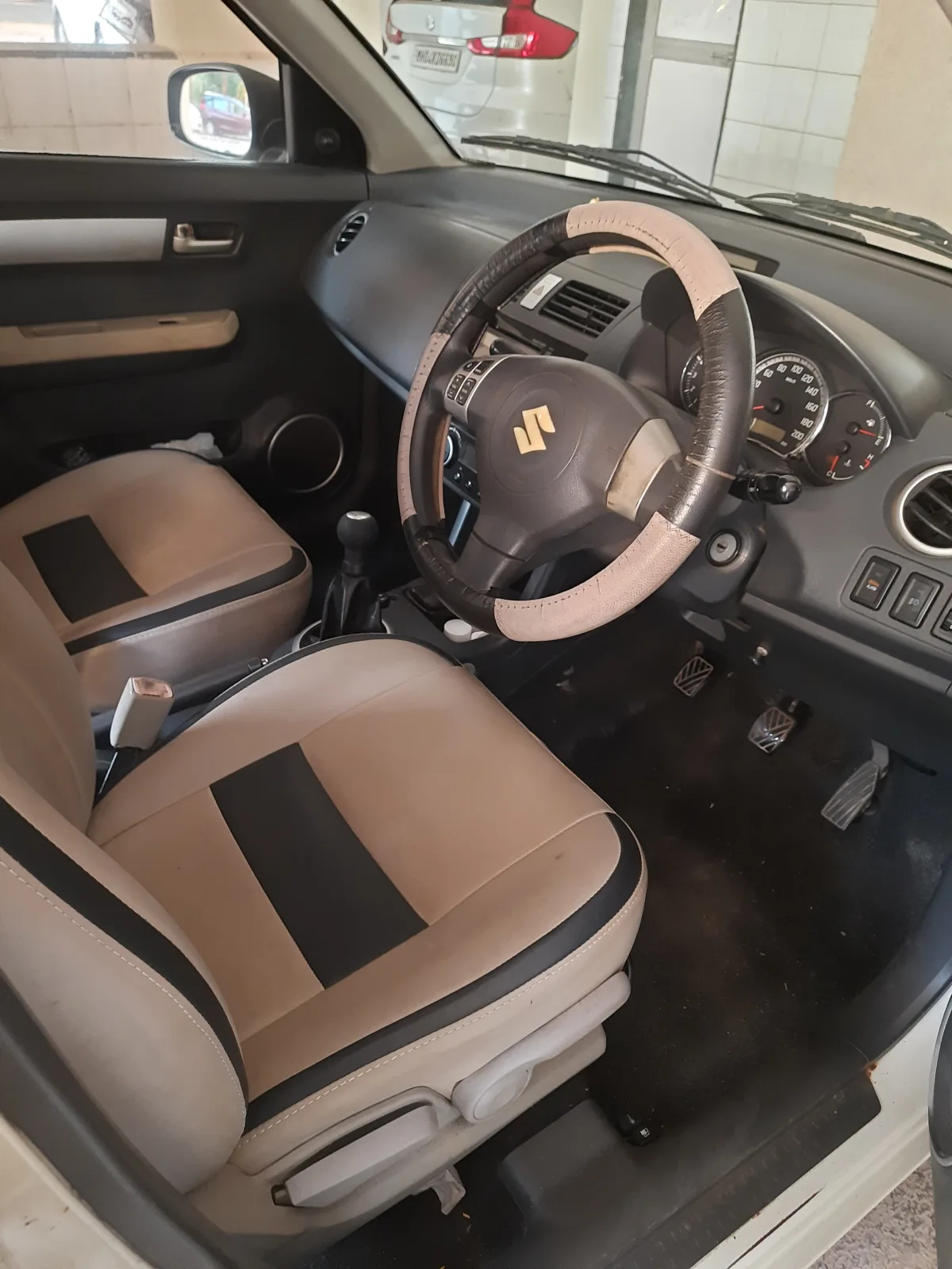 Maruti Swift Desire ZXI 2011 K SERIES