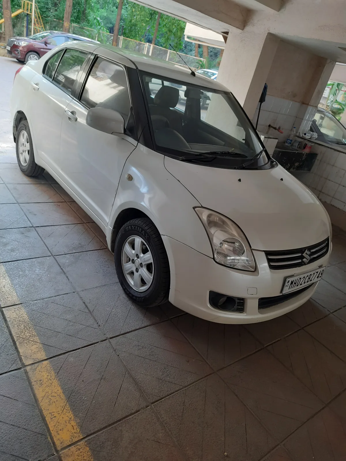 Maruti Swift Desire ZXI 2011 K SERIES
